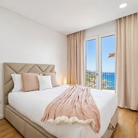 Cablecar House I, By Pausa Vacation Camara de Lobos